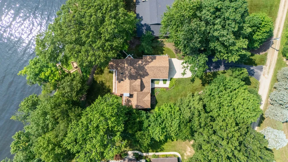9895 Lakeview Drive Berrien Springs, MI 49103
