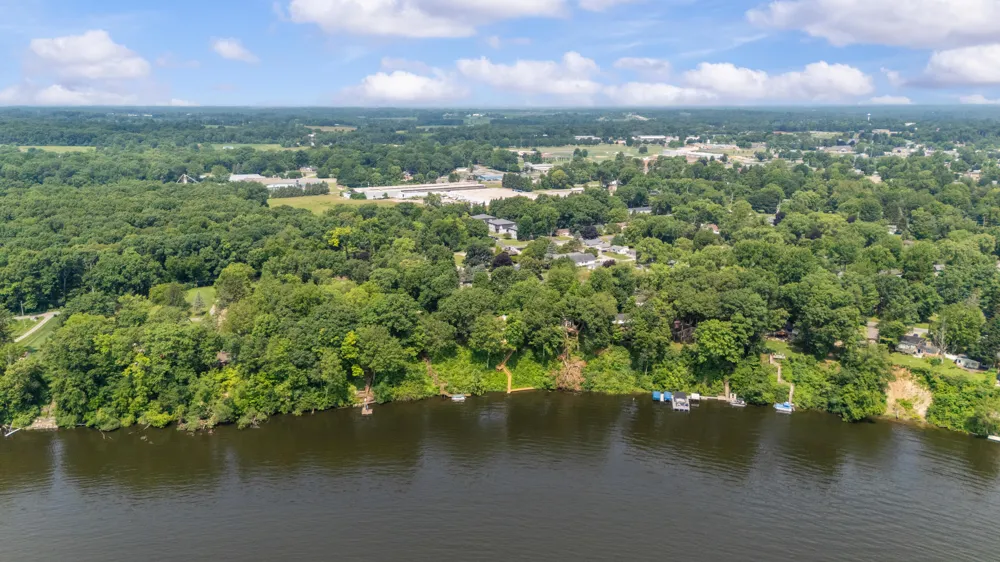 9895 Lakeview Drive Berrien Springs, MI 49103