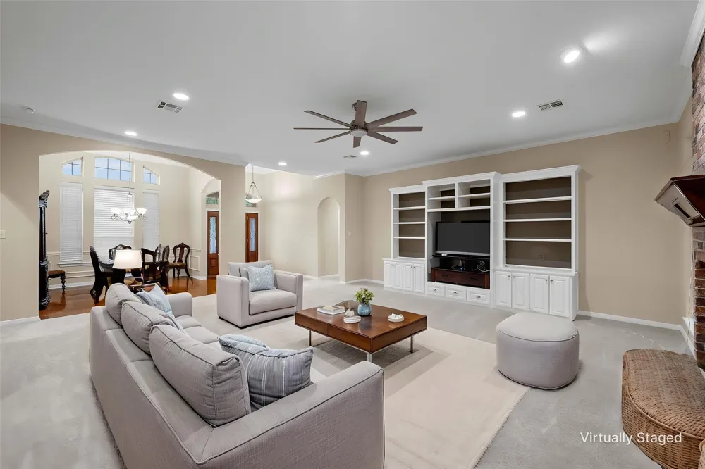 100 Laurel Oaks Lane Crawford, TX 76638