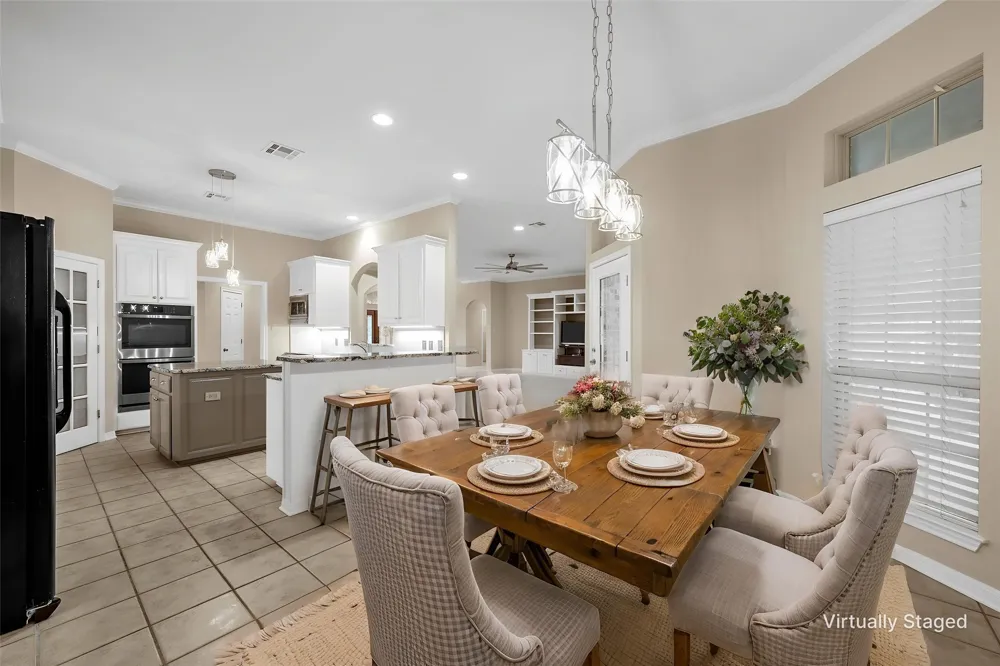 100 Laurel Oaks Lane Crawford, TX 76638