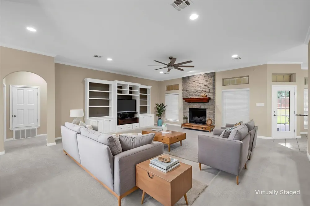 100 Laurel Oaks Lane Crawford, TX 76638