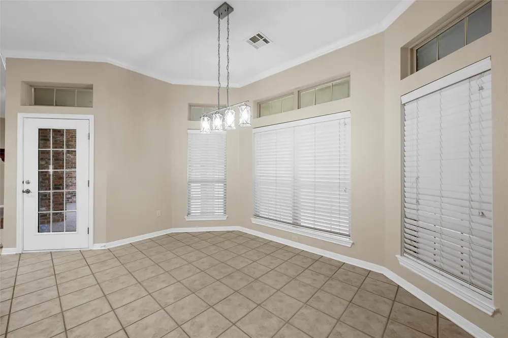 100 Laurel Oaks Lane Crawford, TX 76638