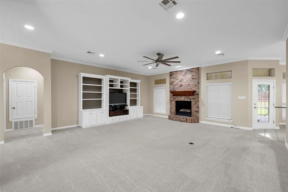 100 Laurel Oaks Lane Crawford, TX 76638