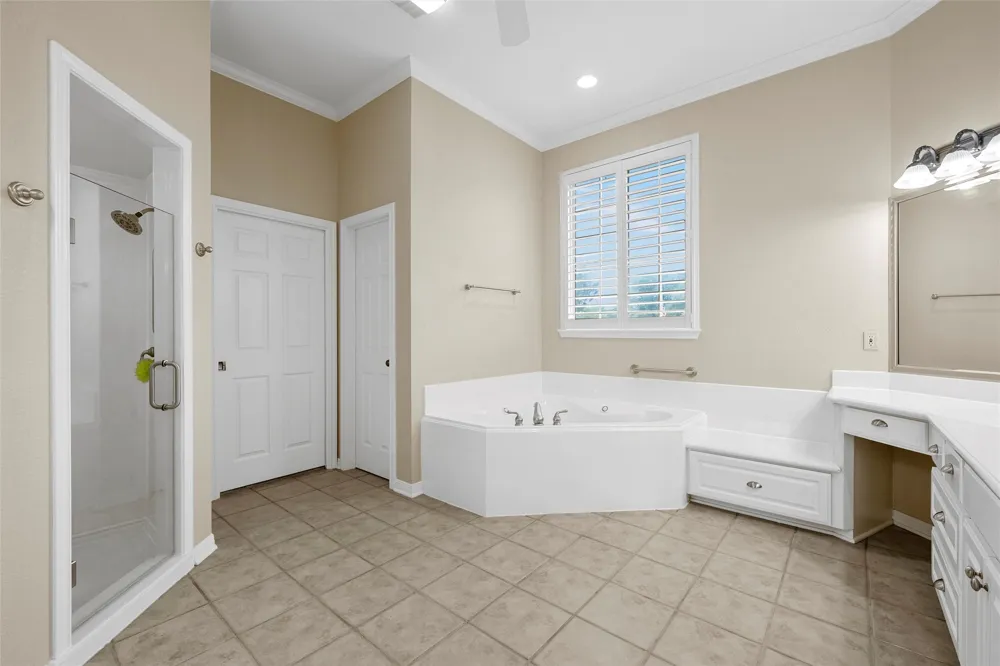 100 Laurel Oaks Lane Crawford, TX 76638