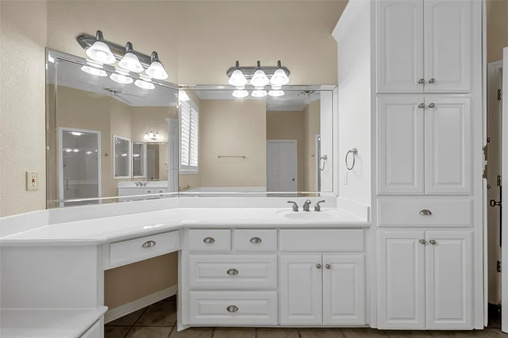 100 Laurel Oaks Lane Crawford, TX 76638