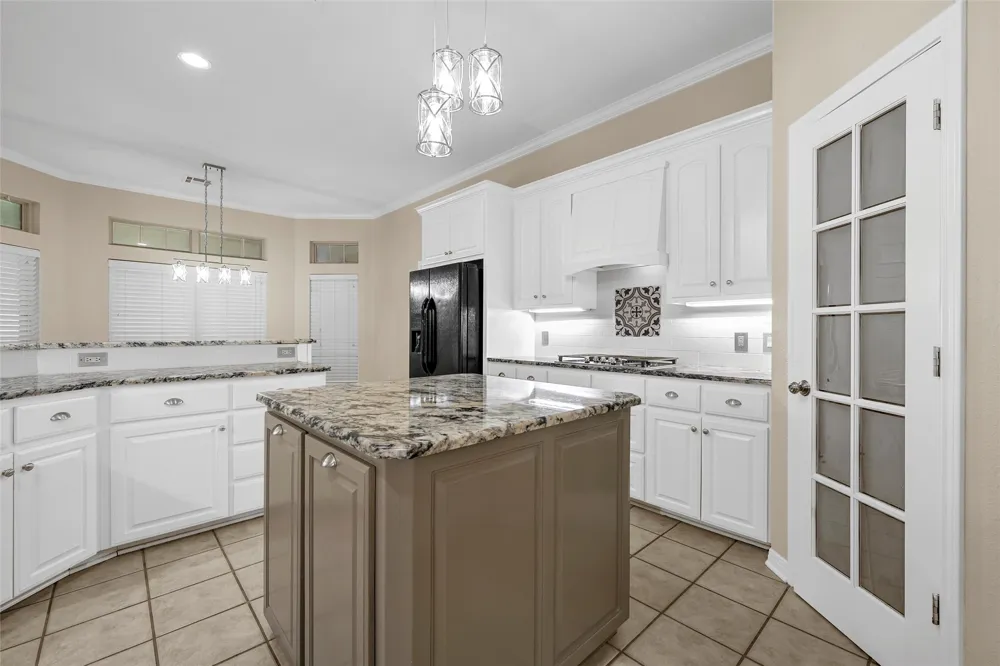 100 Laurel Oaks Lane Crawford, TX 76638