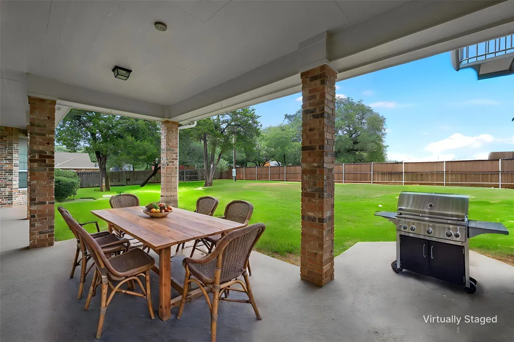 100 Laurel Oaks Lane Crawford, TX 76638