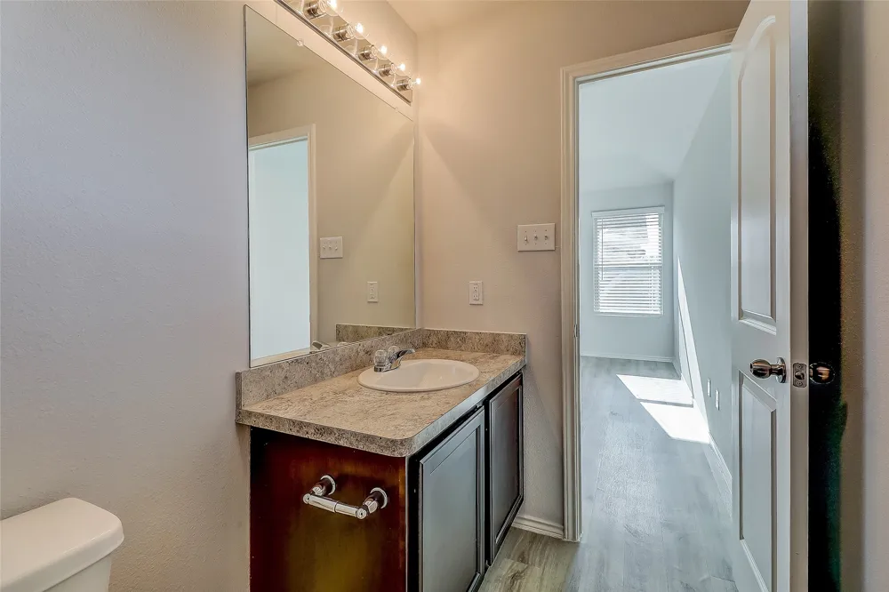 1601 Oriole Drive Ennis, TX 75119