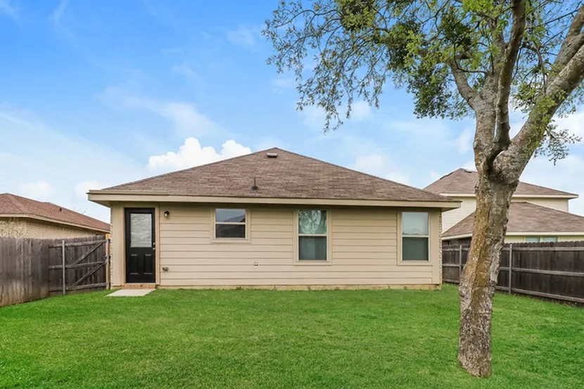 1601 Oriole Drive Ennis, TX 75119