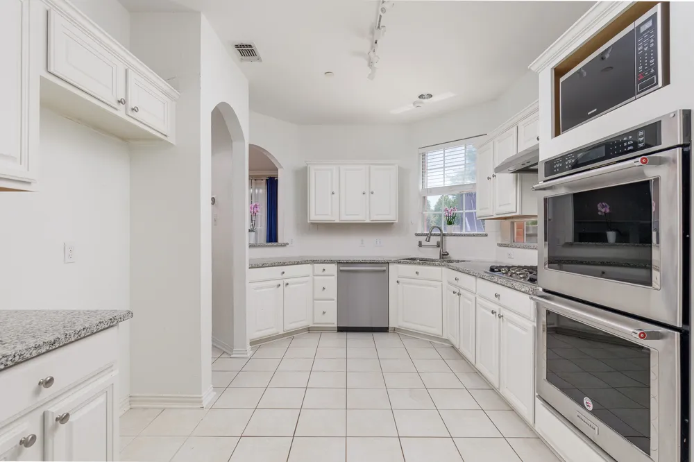 14617 Woodshadow Lane Addison, TX 75001