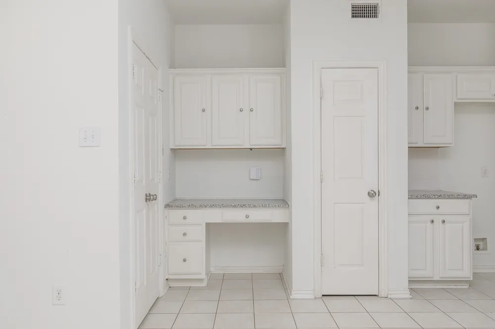 14617 Woodshadow Lane Addison, TX 75001
