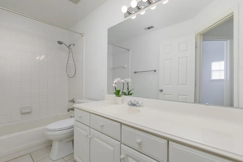 14617 Woodshadow Lane Addison, TX 75001