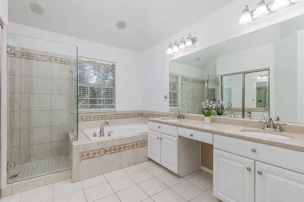 14617 Woodshadow Lane Addison, TX 75001