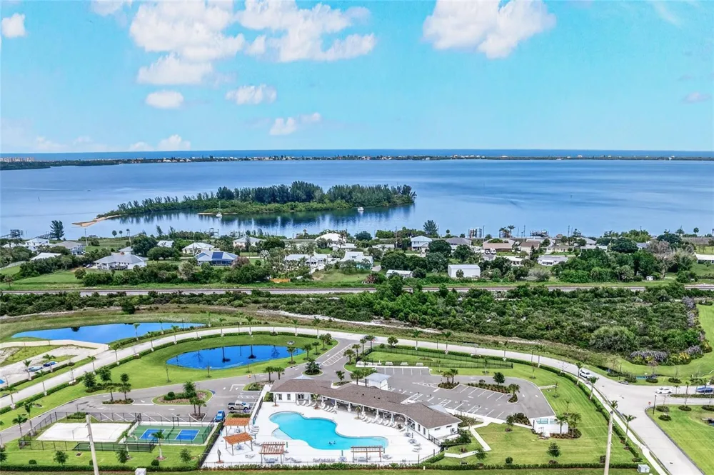 6691 CAMEO DRIVE Grant, FL 32949