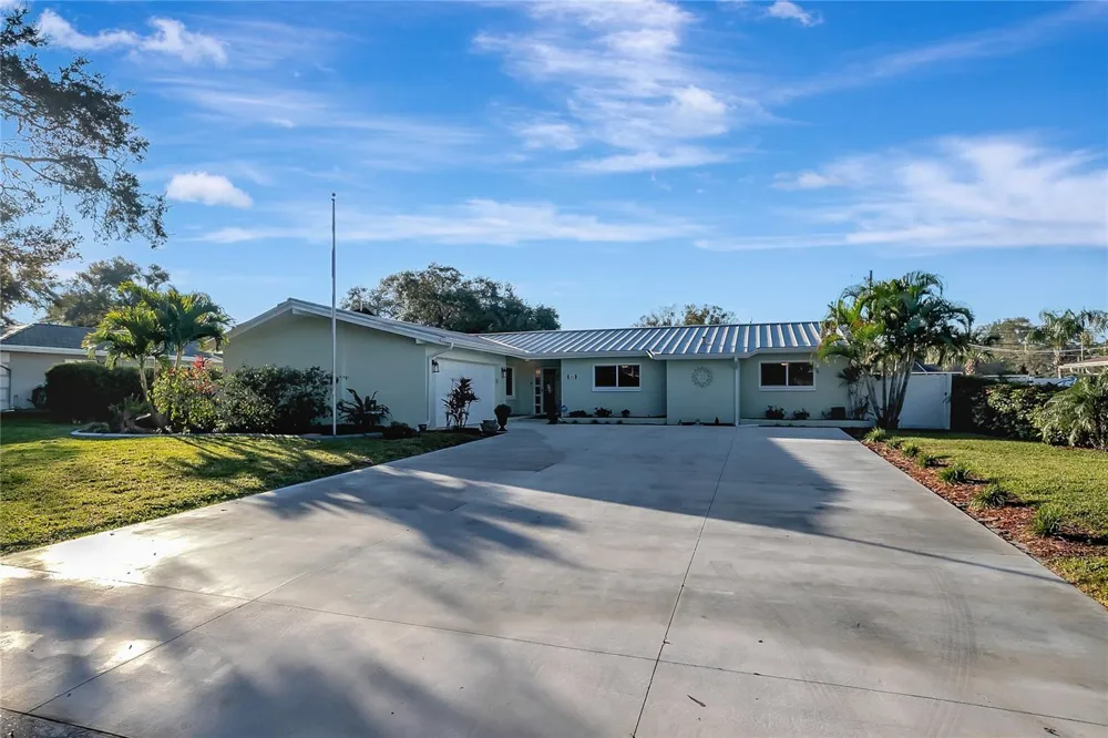 809 JACARANDA DRIVE Largo, FL 33770