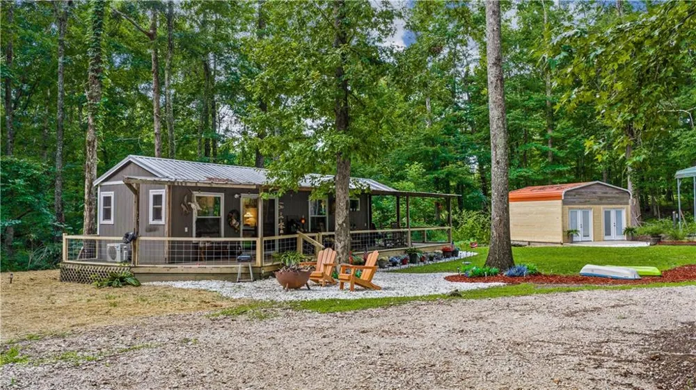 305 Golf Course Road Menlo, GA 30731
