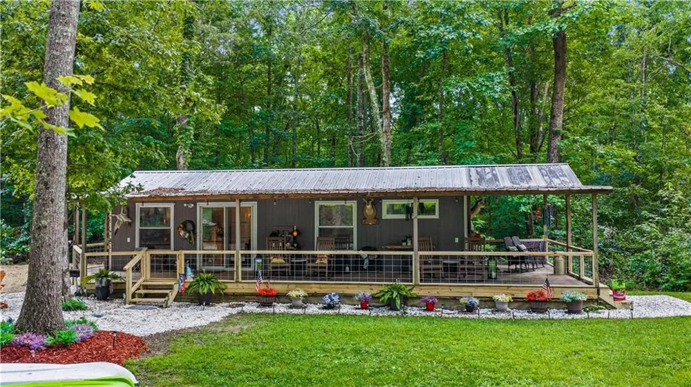 305 Golf Course Road Menlo, GA 30731