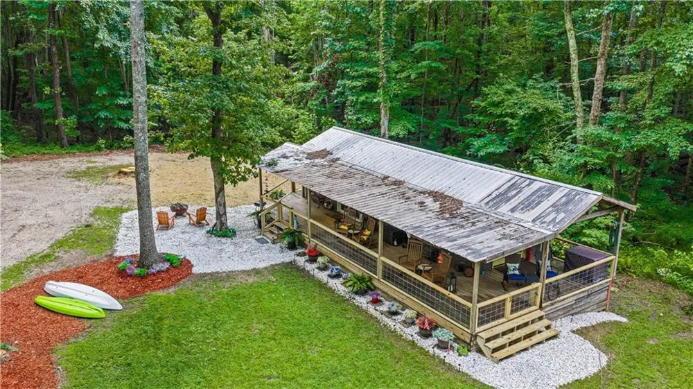 305 Golf Course Road Menlo, GA 30731
