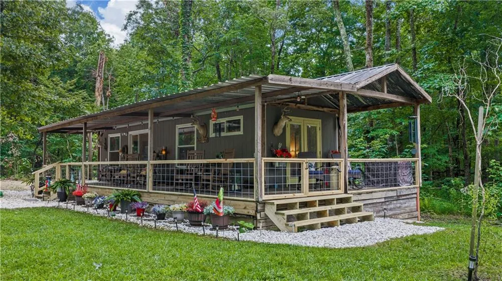 305 Golf Course Road Menlo, GA 30731