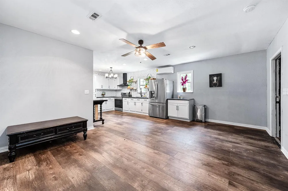 51 Winter Creek Cleveland, TX 77328