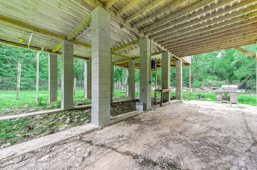 51 Winter Creek Cleveland, TX 77328