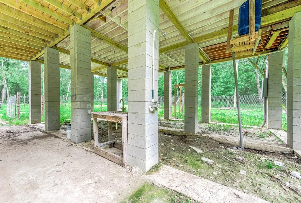 51 Winter Creek Cleveland, TX 77328
