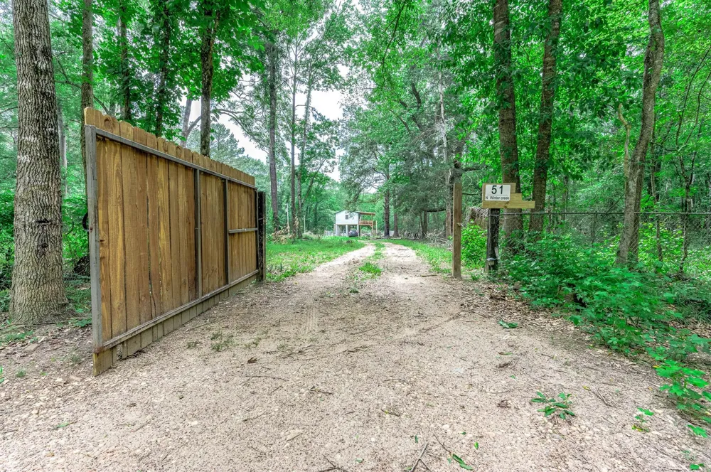 51 Winter Creek Cleveland, TX 77328