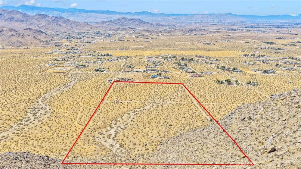 1 Susie Lane Apple Valley, CA 92307