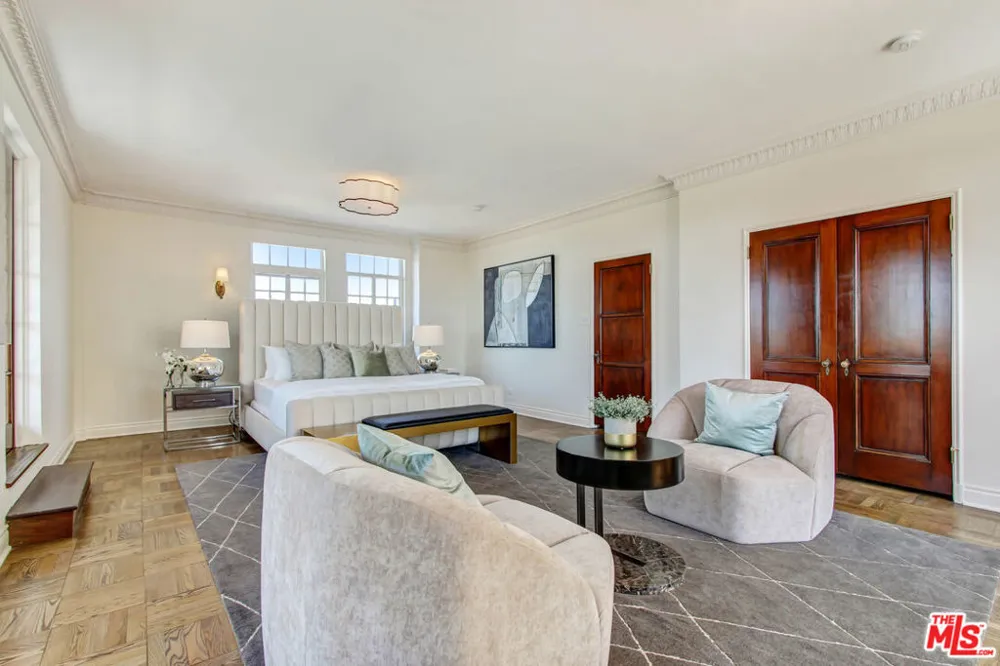 450 Rossmore Avenue #1002 Los Angeles, CA 90004