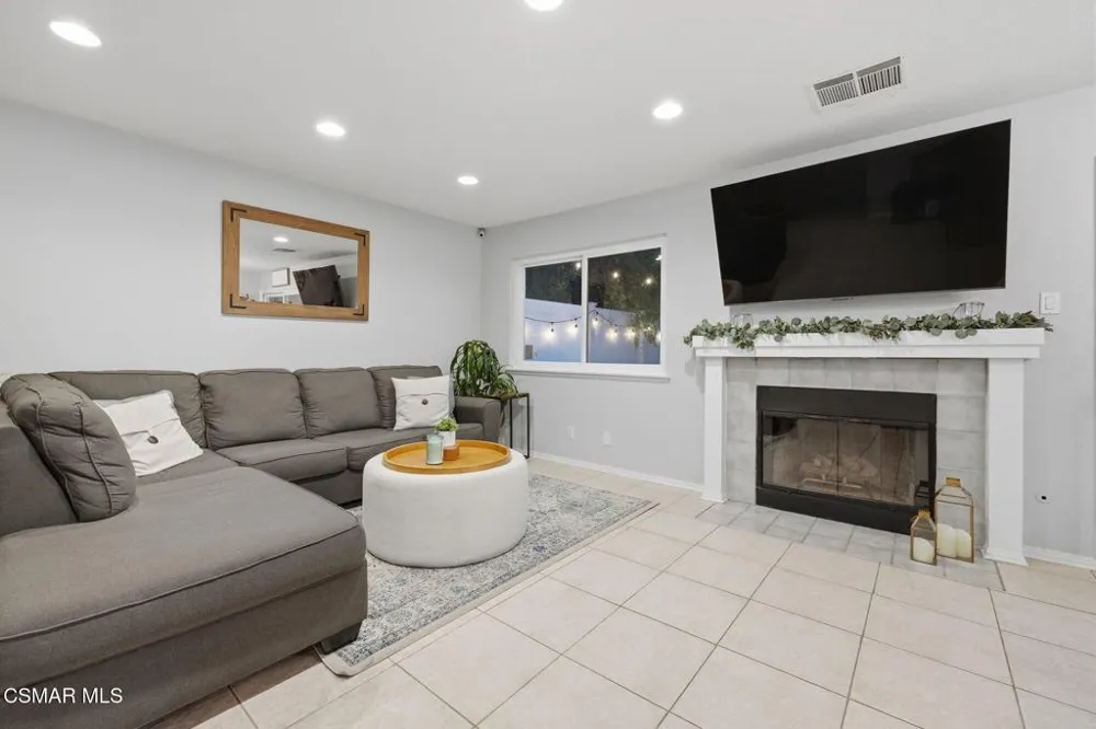 228 Hill Ranch Drive Thousand Oaks, CA 91362