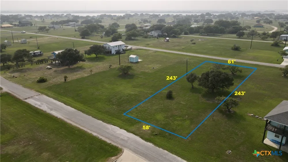590 Bayview Drive Palacios, TX 77465
