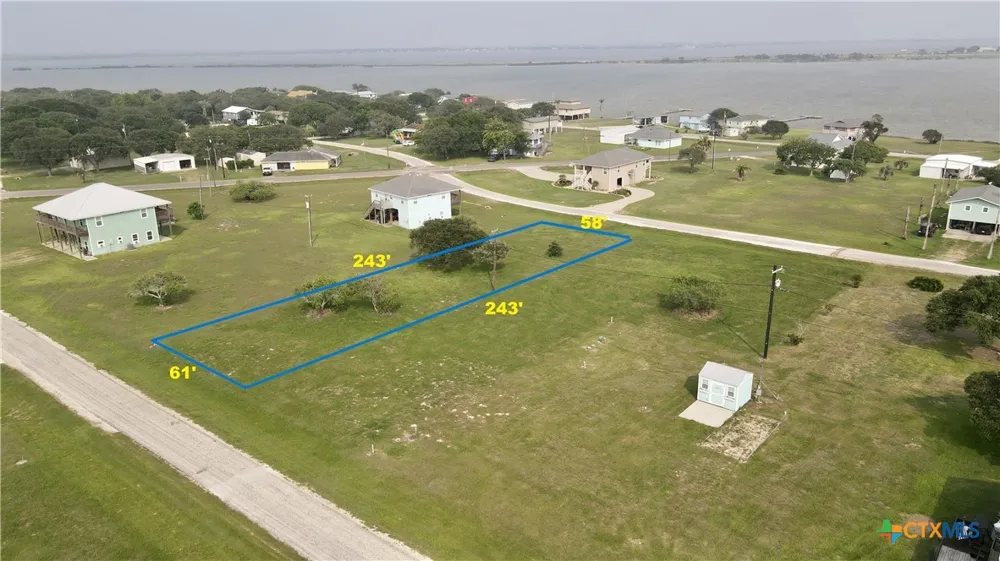 590 Bayview Drive Palacios, TX 77465