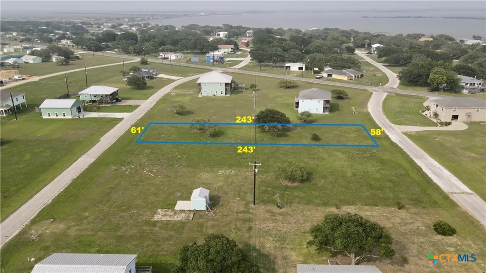 590 Bayview Drive Palacios, TX 77465