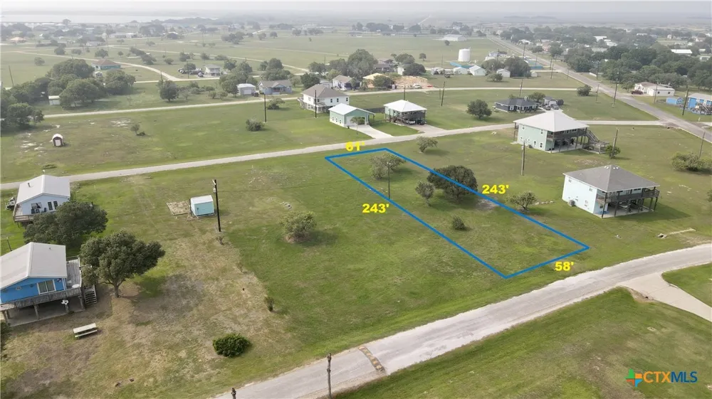 590 Bayview Drive Palacios, TX 77465