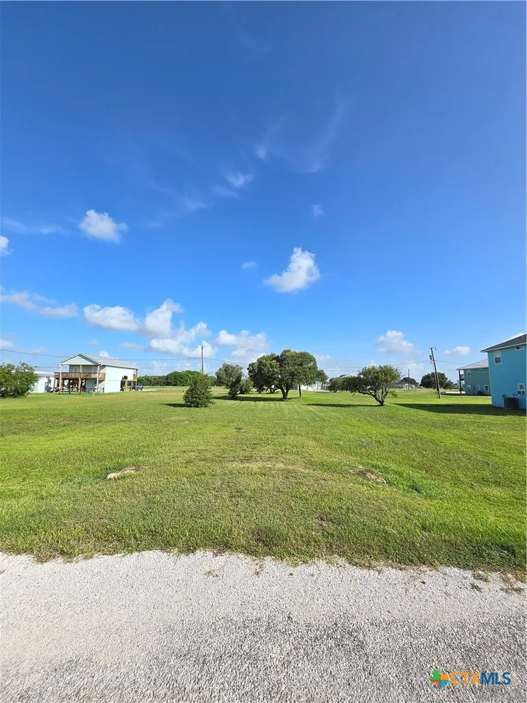 590 Bayview Drive Palacios, TX 77465