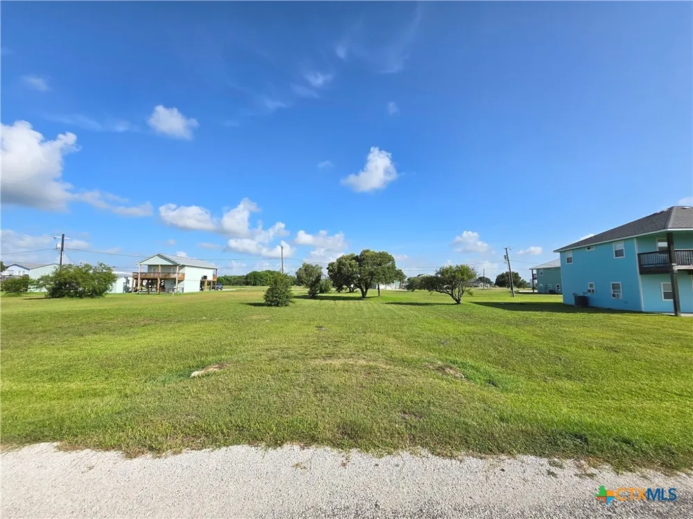 590 Bayview Drive Palacios, TX 77465