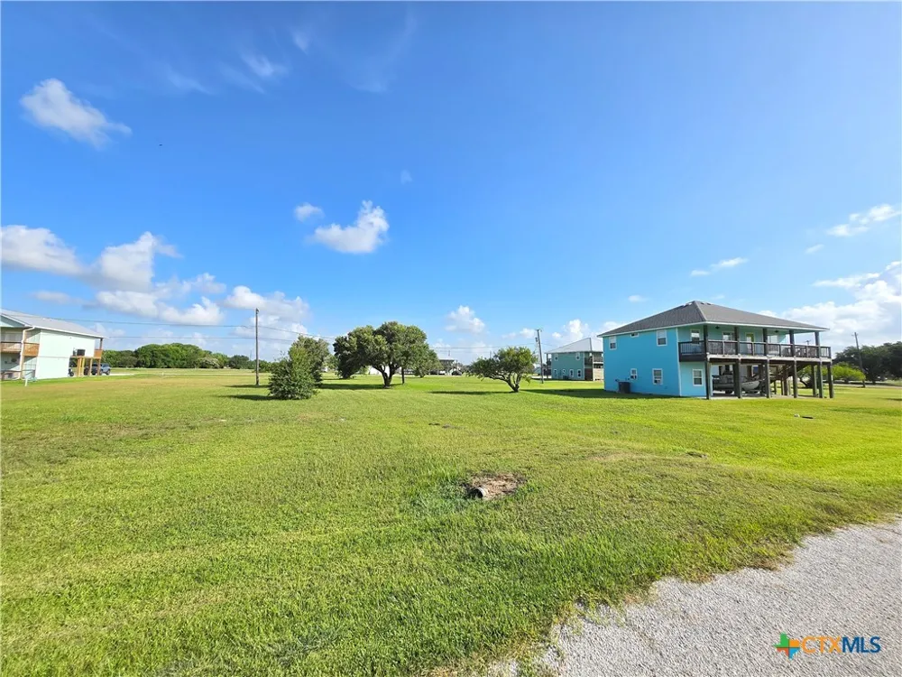 590 Bayview Drive Palacios, TX 77465
