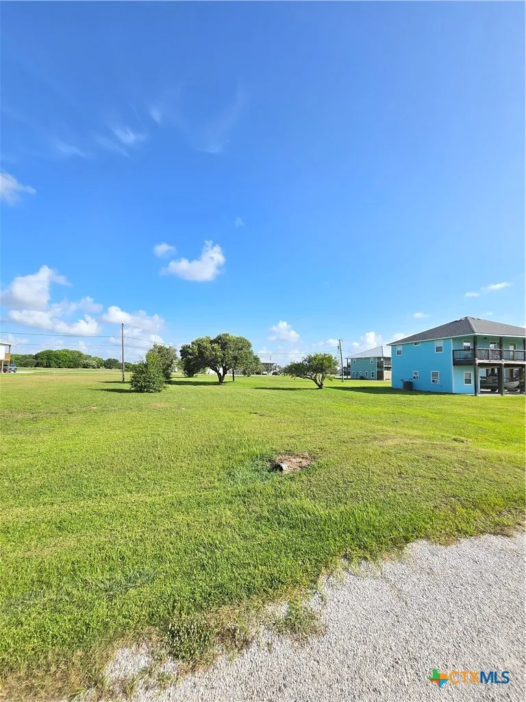 590 Bayview Drive Palacios, TX 77465