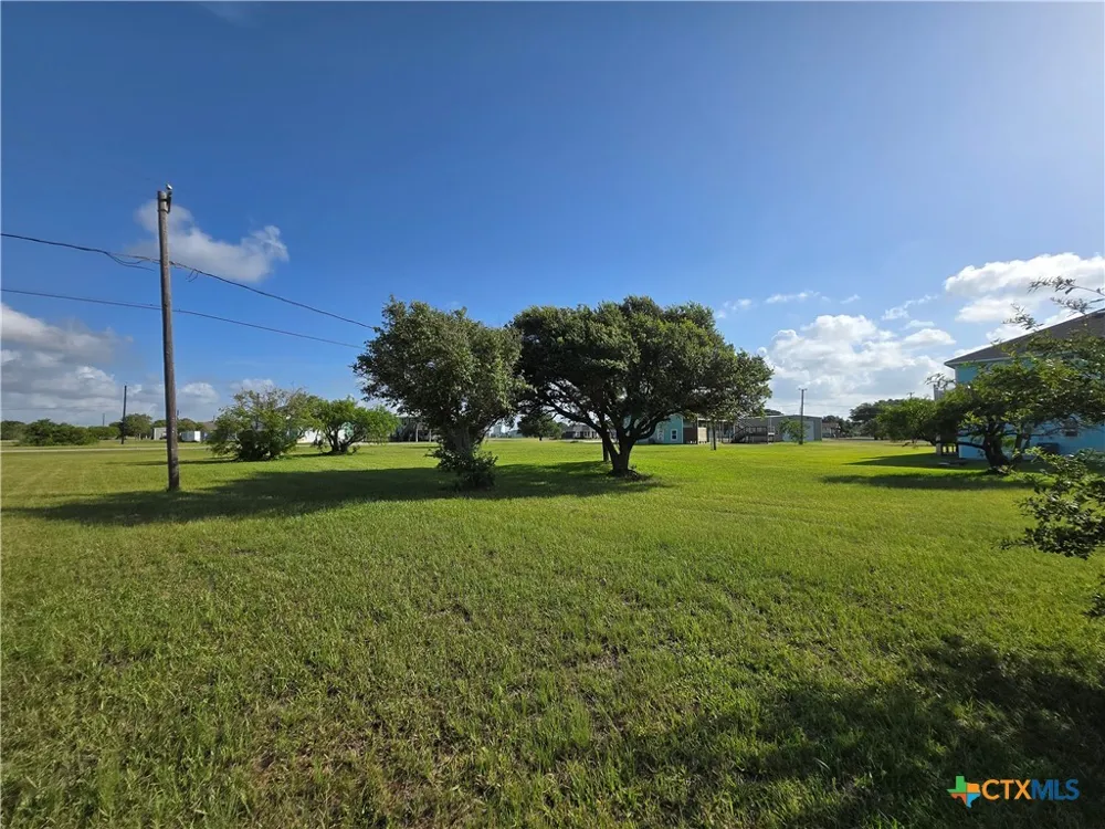 590 Bayview Drive Palacios, TX 77465