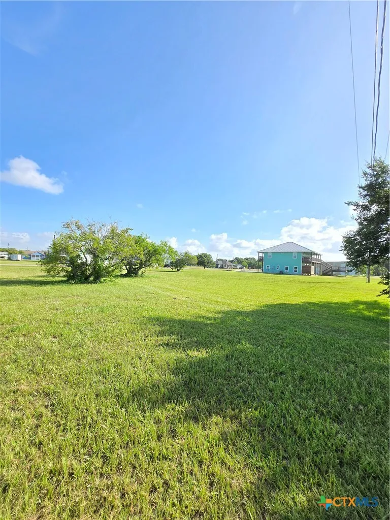 590 Bayview Drive Palacios, TX 77465