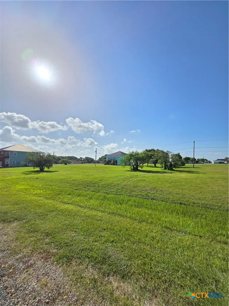 590 Bayview Drive Palacios, TX 77465