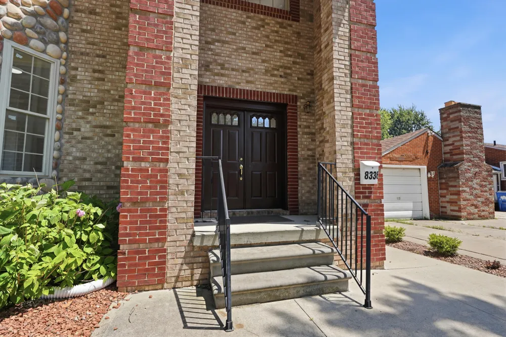 8336 Nightingale Street Dearborn Heights, MI 48127