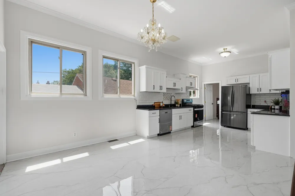 8336 Nightingale Street Dearborn Heights, MI 48127