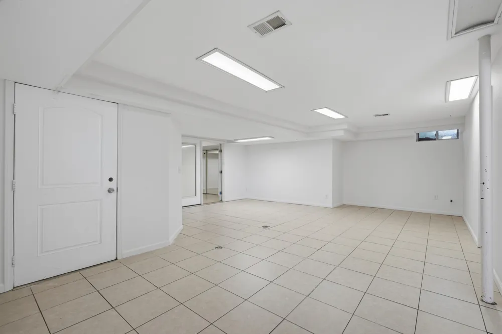 8336 Nightingale Street Dearborn Heights, MI 48127