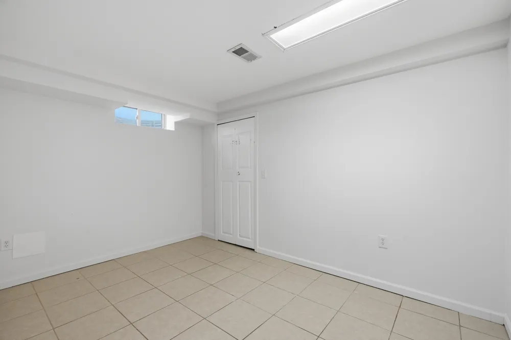 8336 Nightingale Street Dearborn Heights, MI 48127