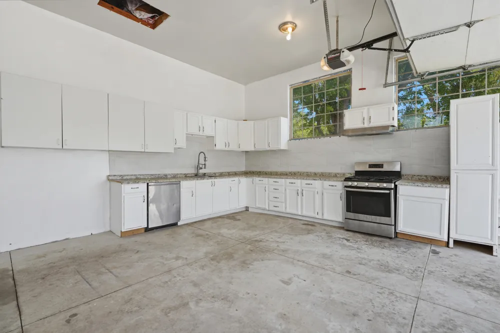 8336 Nightingale Street Dearborn Heights, MI 48127
