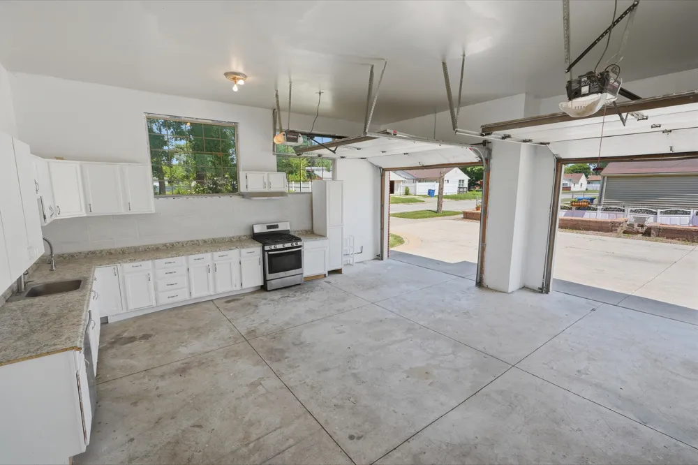 8336 Nightingale Street Dearborn Heights, MI 48127