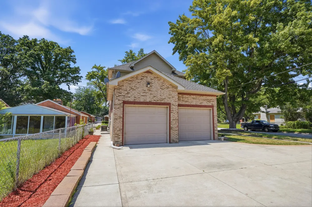 8336 Nightingale Street Dearborn Heights, MI 48127