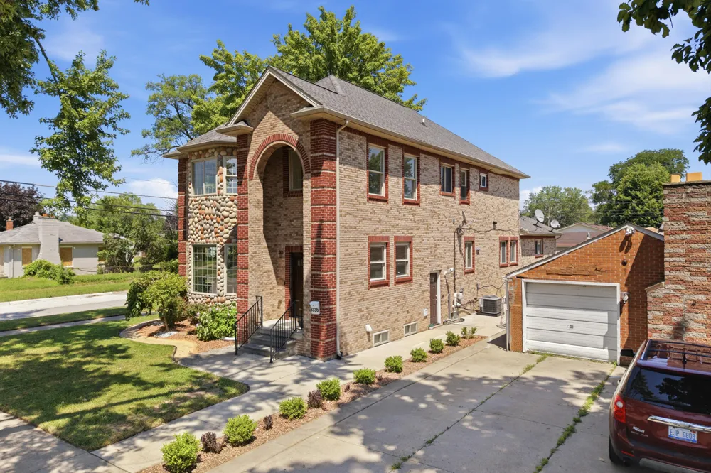 8336 Nightingale Street Dearborn Heights, MI 48127
