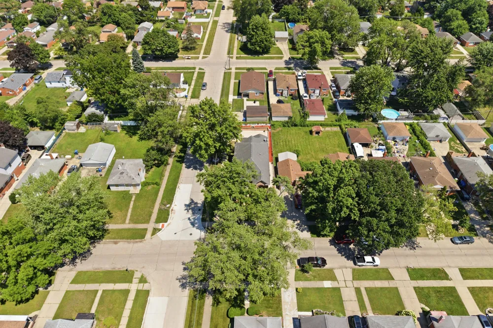 8336 Nightingale Street Dearborn Heights, MI 48127